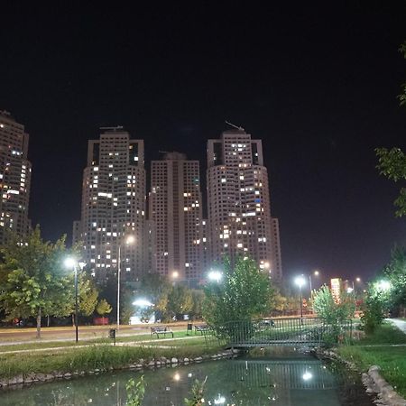 Skopje Sky City 19Th Floor Twin & 12Th Floor & 25Th & 33 Floor Apartments & With Pool & Spa & Gym & Parking Included In Price Kültér fotó