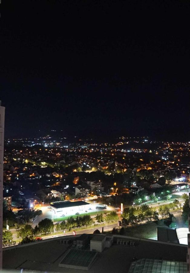 Skopje Sky City 19Th Floor Twin & 12Th Floor & 25Th & 33 Floor Apartments & With Pool & Spa & Gym & Parking Included In Price Kültér fotó