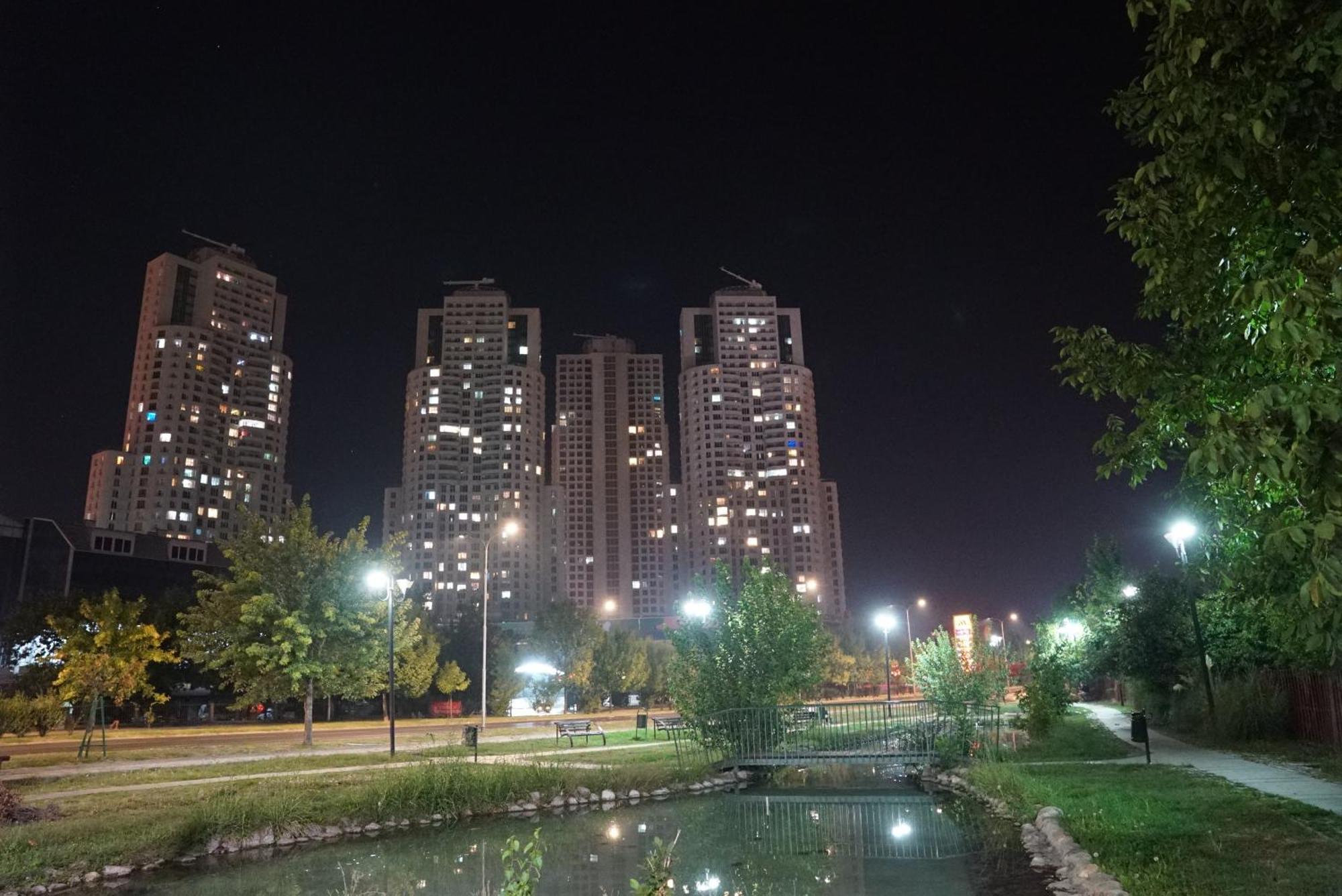 Skopje Sky City 19Th Floor Twin & 12Th Floor & 25Th & 33 Floor Apartments & With Pool & Spa & Gym & Parking Included In Price Kültér fotó