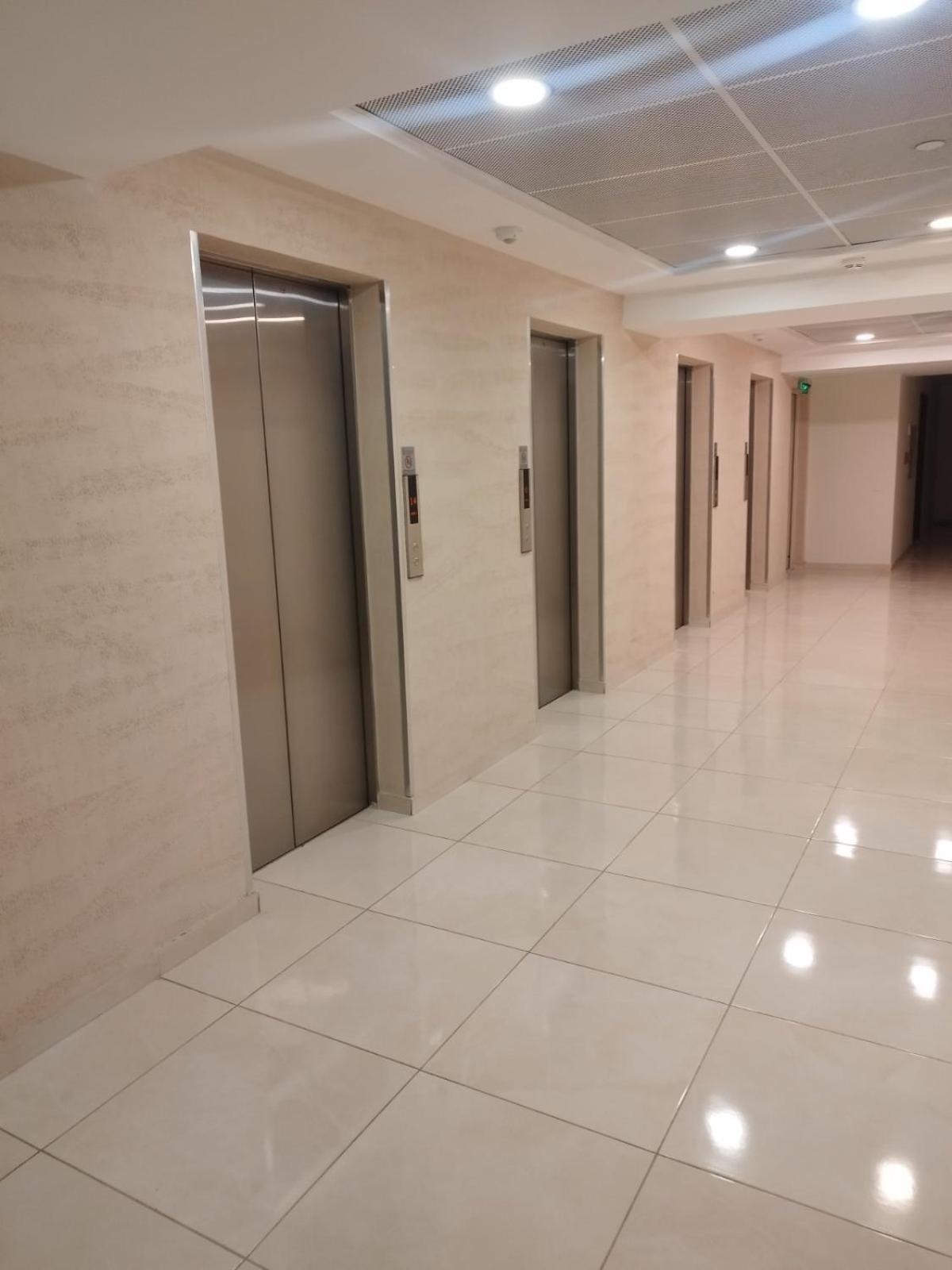 Skopje Sky City 19Th Floor Twin & 12Th Floor & 25Th & 33 Floor Apartments & With Pool & Spa & Gym & Parking Included In Price Kültér fotó