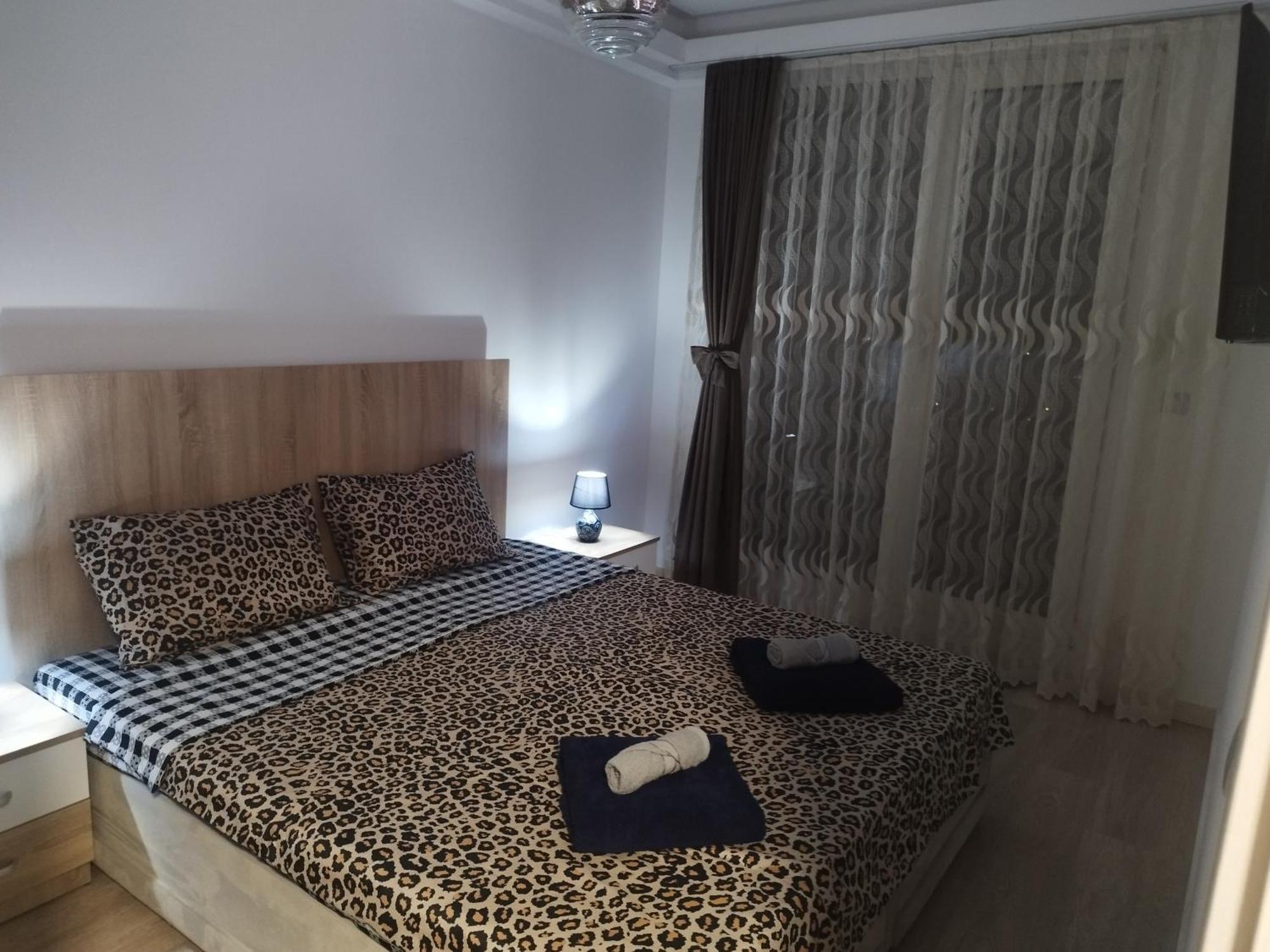 Skopje Sky City 19Th Floor Twin & 12Th Floor & 25Th & 33 Floor Apartments & With Pool & Spa & Gym & Parking Included In Price Kültér fotó